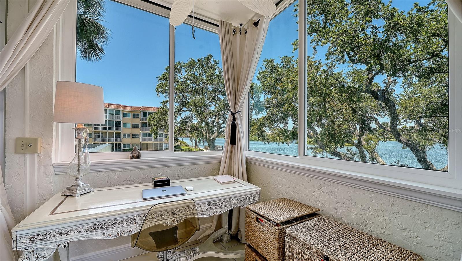 SIESTA HARBOR III - Residential Lease