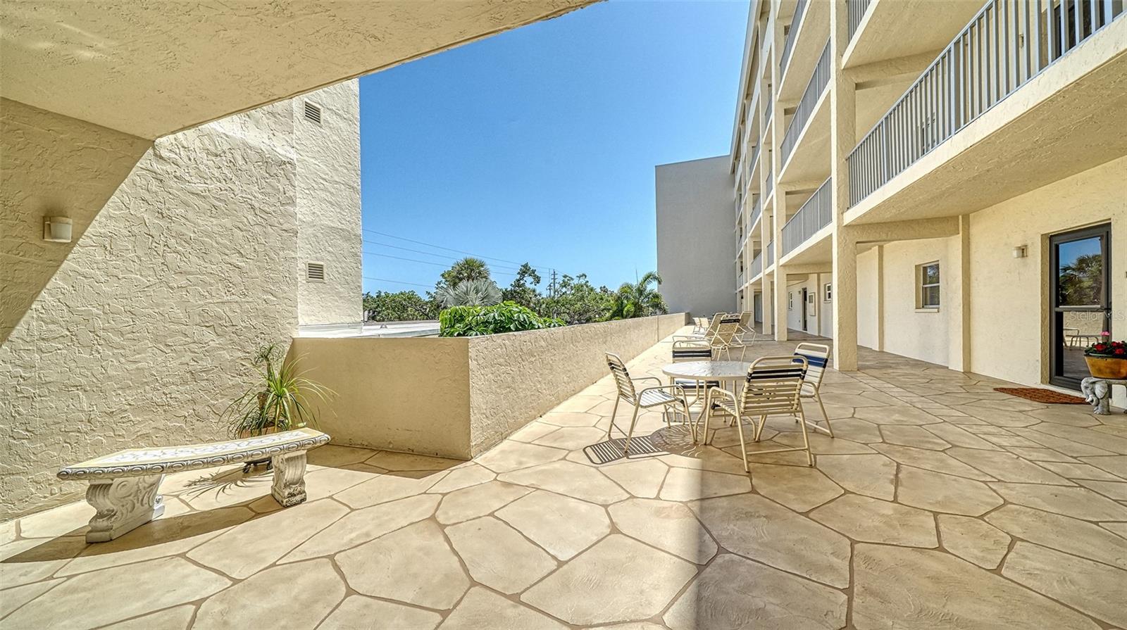 SIESTA HARBOR III - Residential Lease