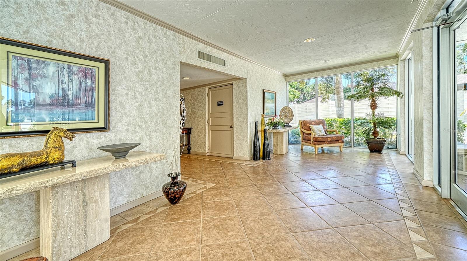 SIESTA HARBOR III - Residential Lease