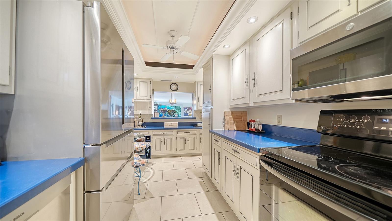 SIESTA HARBOR III - Residential Lease