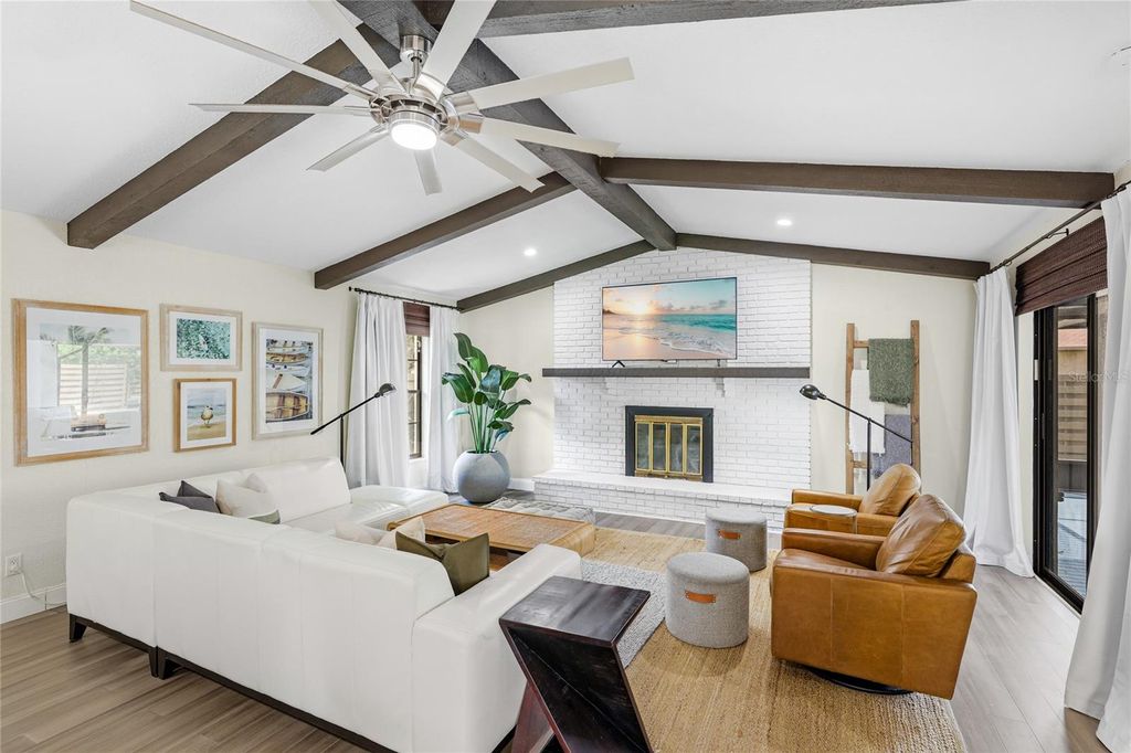 Photo of 6513 29th Avenue W, Bradenton, FL 34209 (MLS # A4691269)