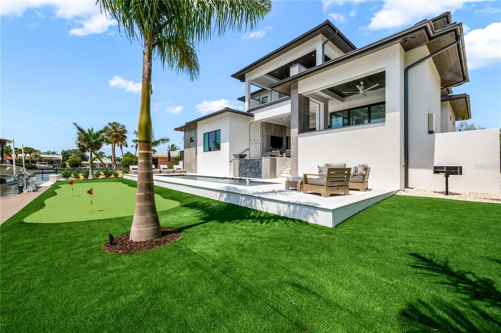 SIESTA ISLES - Residential