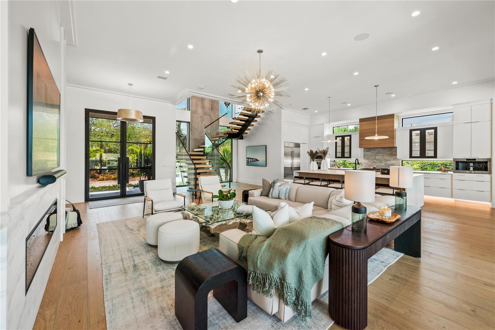 SIESTA ISLES - Residential