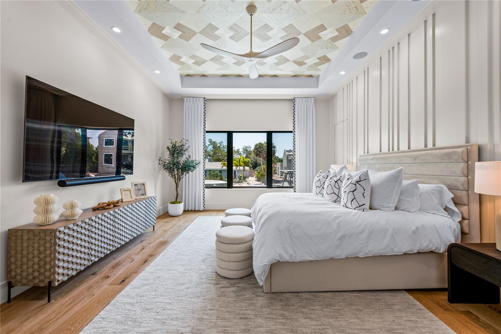 SIESTA ISLES - Residential