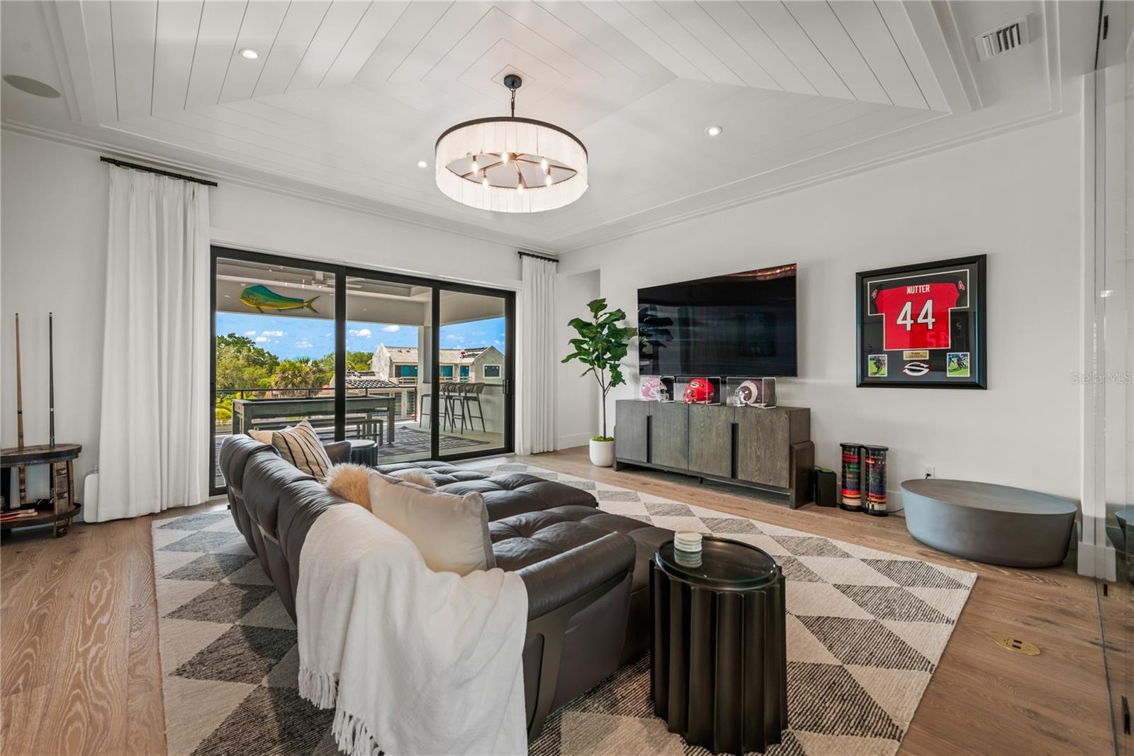 SIESTA ISLES - Residential