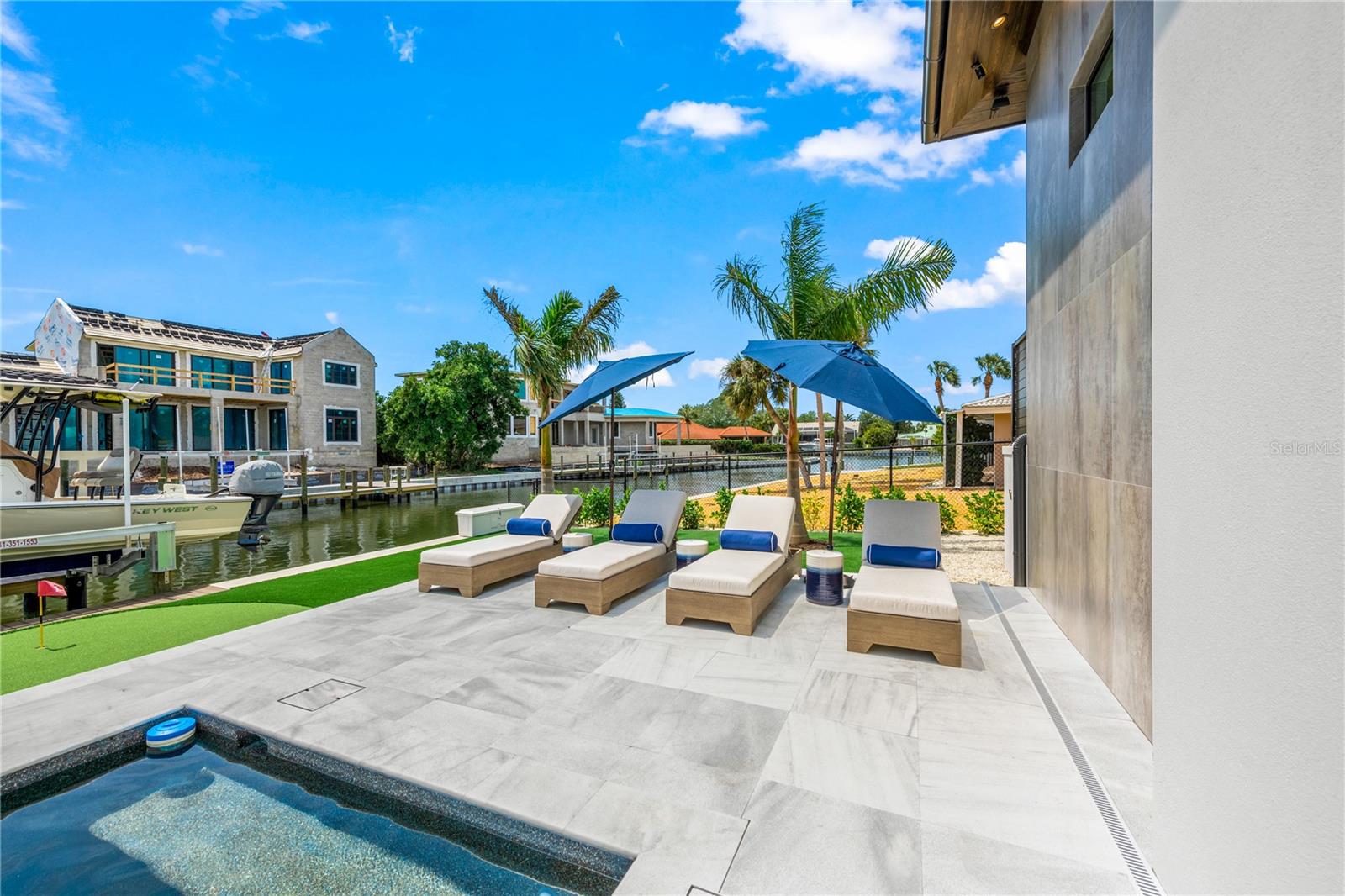 SIESTA ISLES - Residential