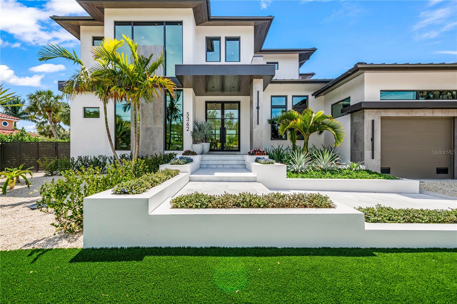 SIESTA ISLES - Residential