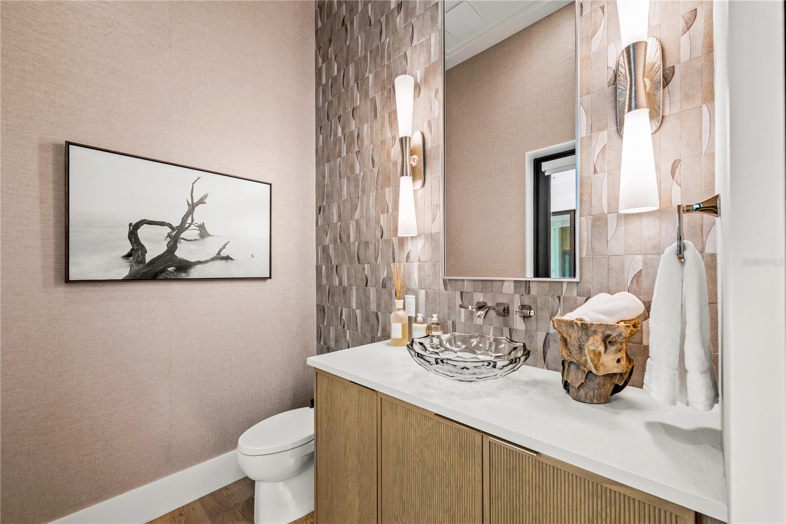 SIESTA ISLES - Residential