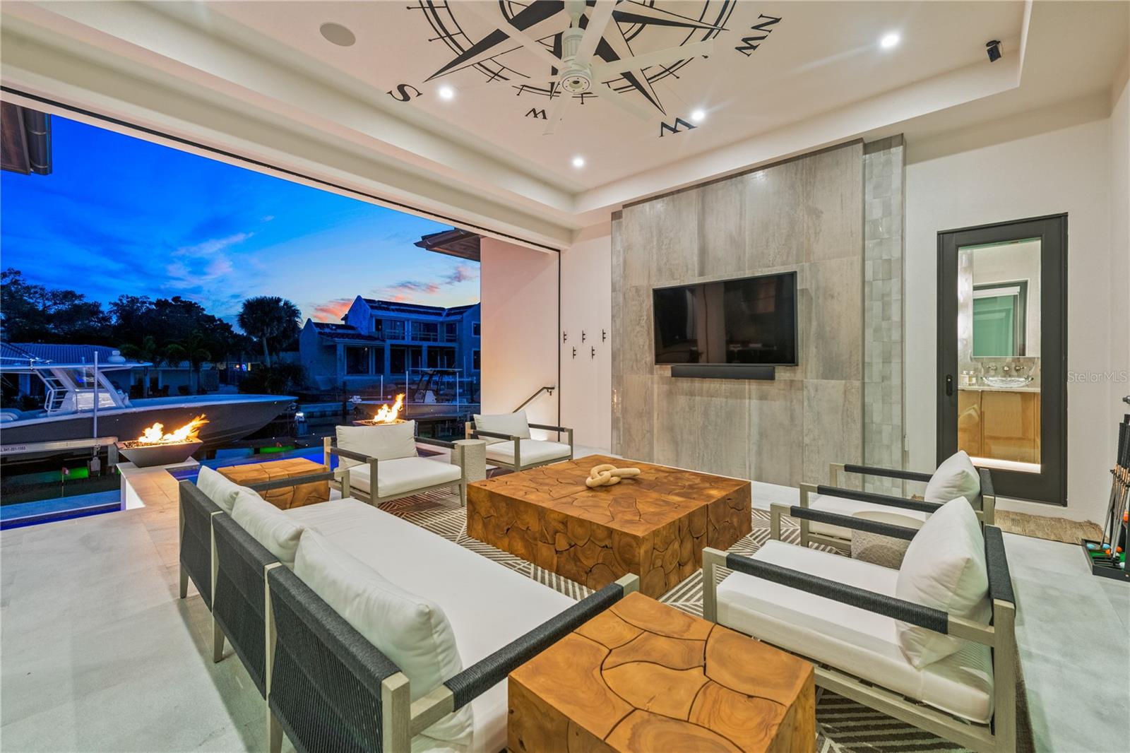 SIESTA ISLES - Residential