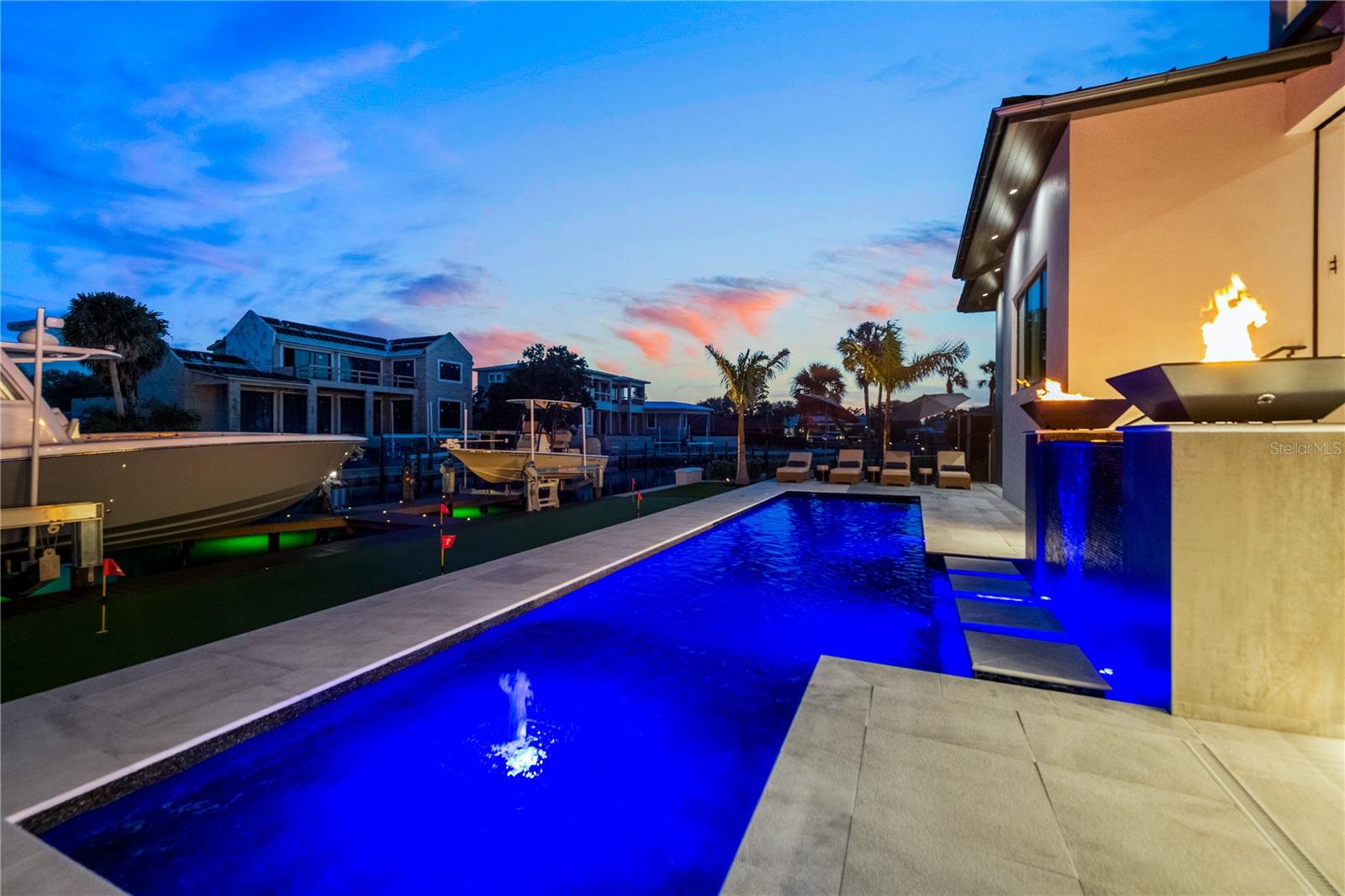 SIESTA ISLES - Residential