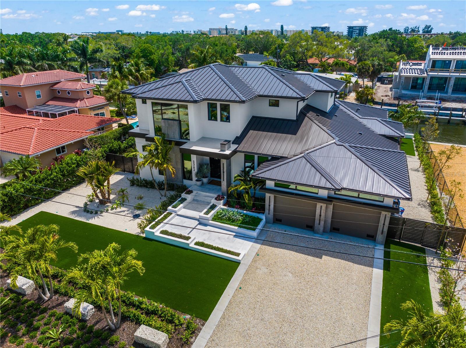 SIESTA ISLES - Residential