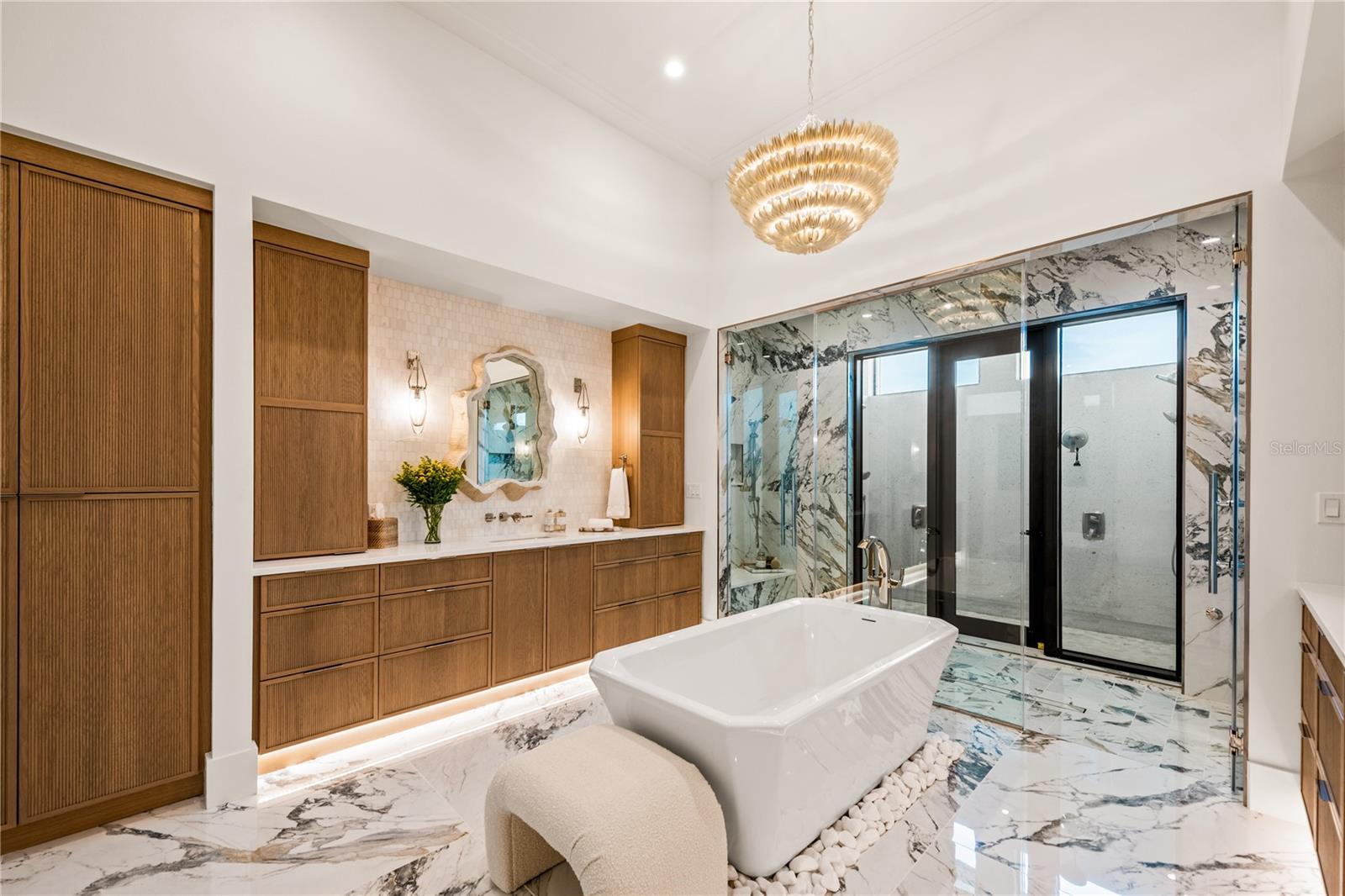 SIESTA ISLES - Residential