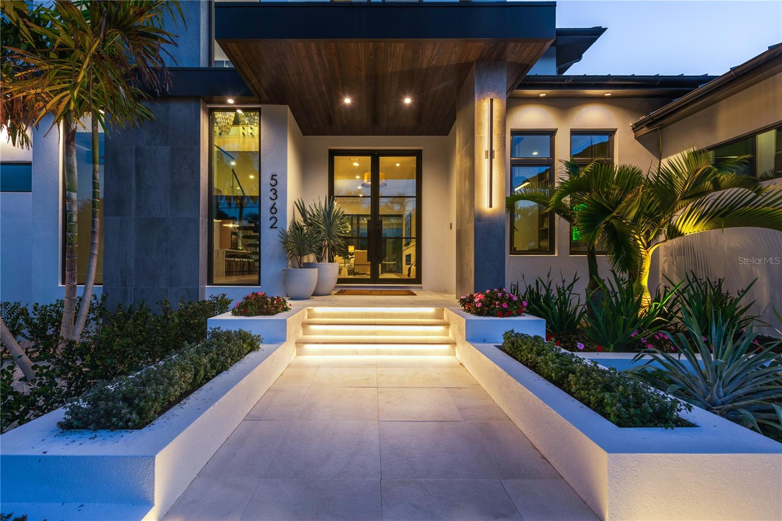 SIESTA ISLES - Residential