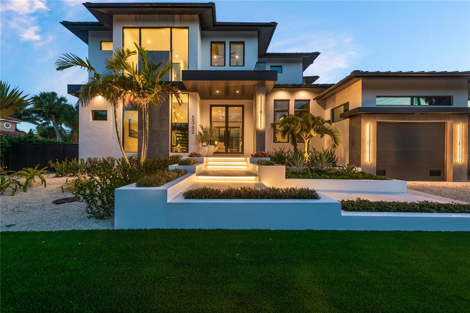 SIESTA ISLES - Residential