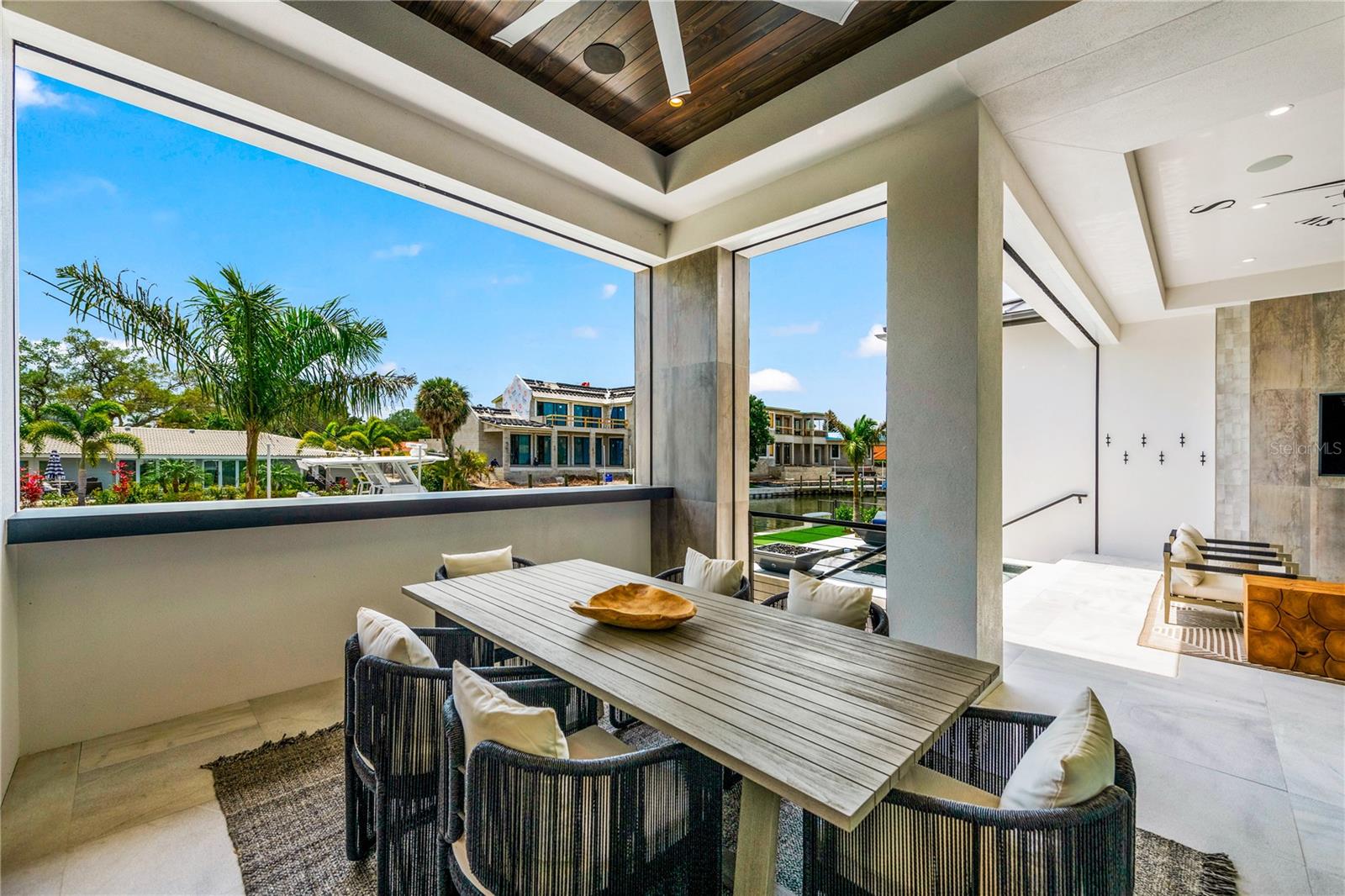 SIESTA ISLES - Residential