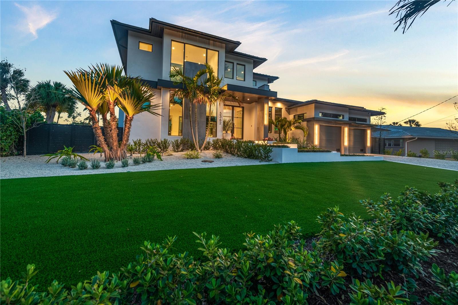 SIESTA ISLES - Residential