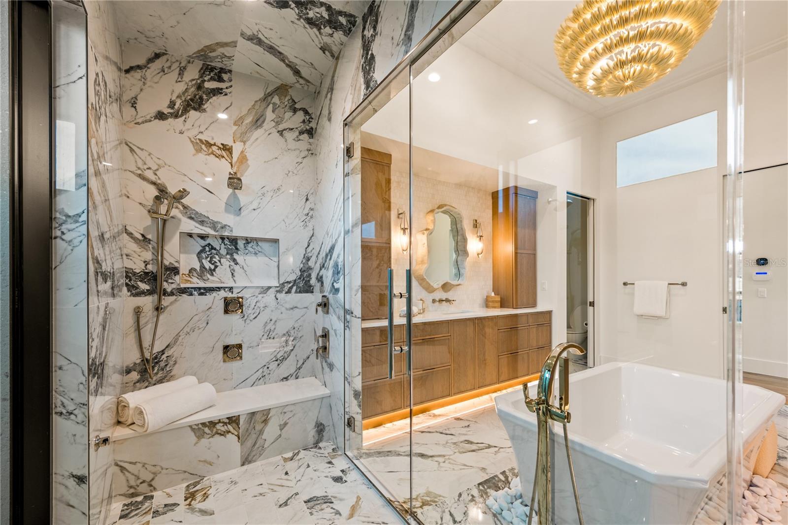 SIESTA ISLES - Residential