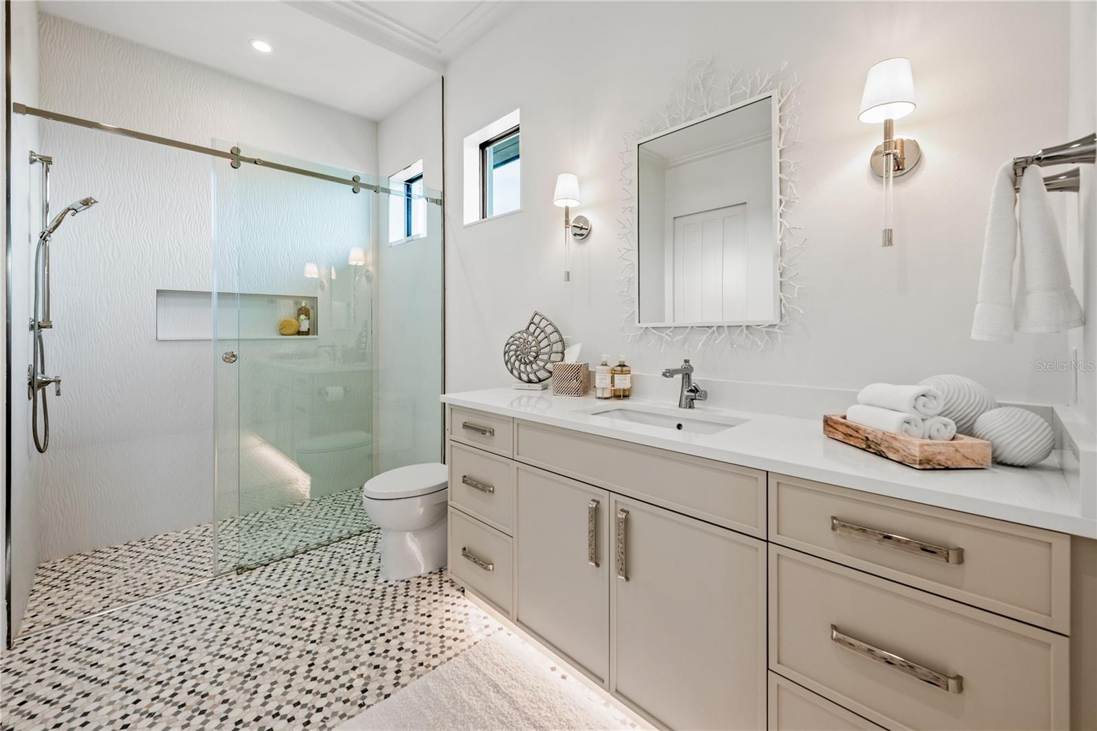 SIESTA ISLES - Residential