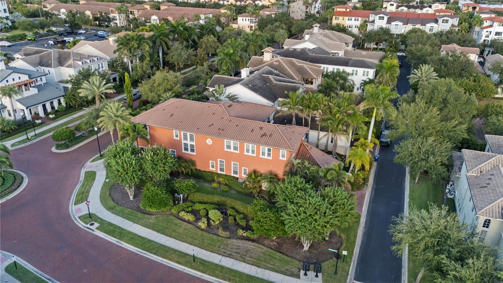 4912 YACHT CLUB