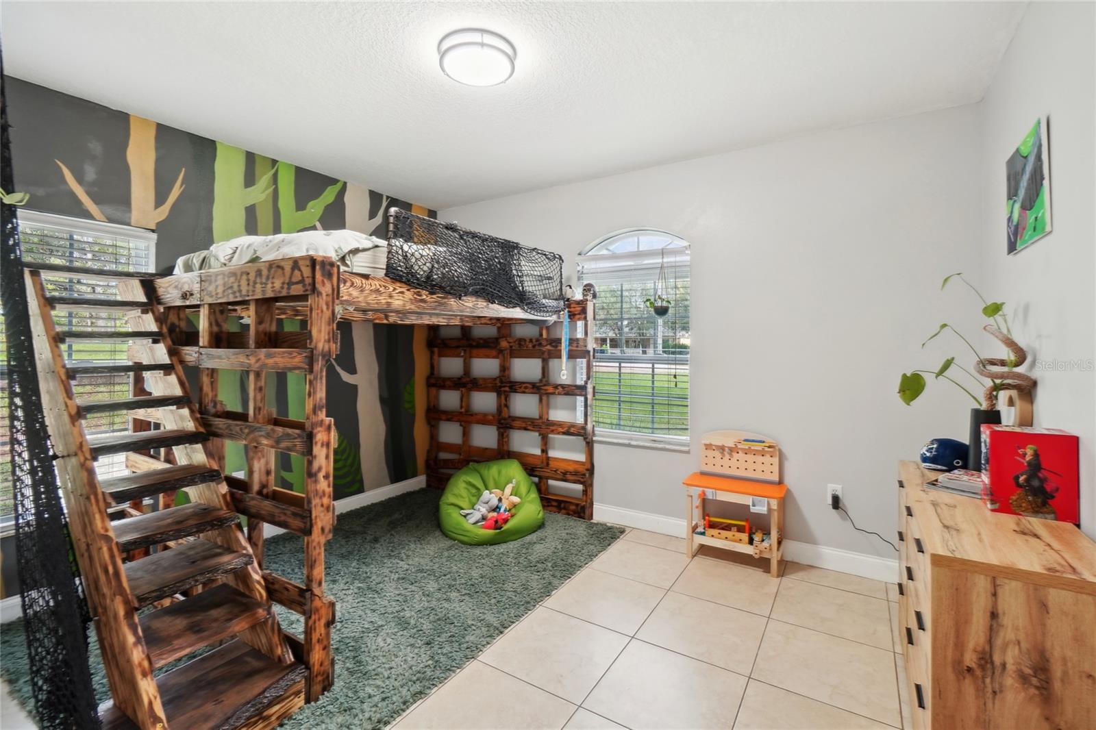 ROYAL HIGHLANDS - Residential