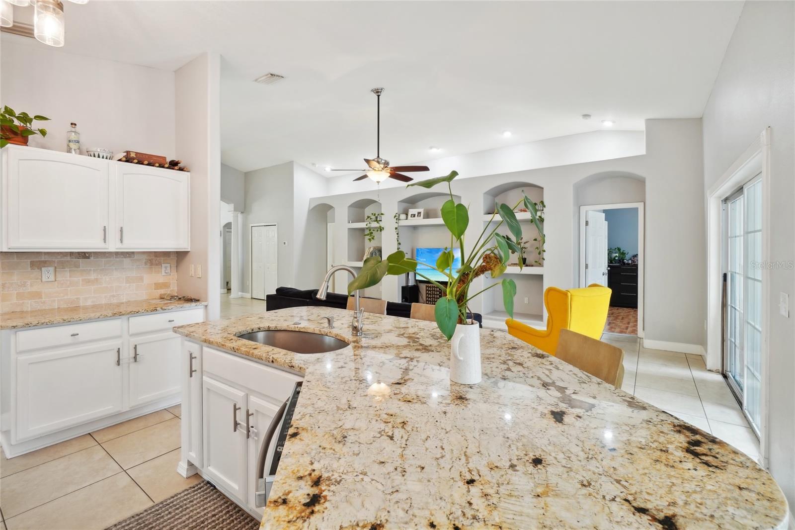 ROYAL HIGHLANDS - Residential