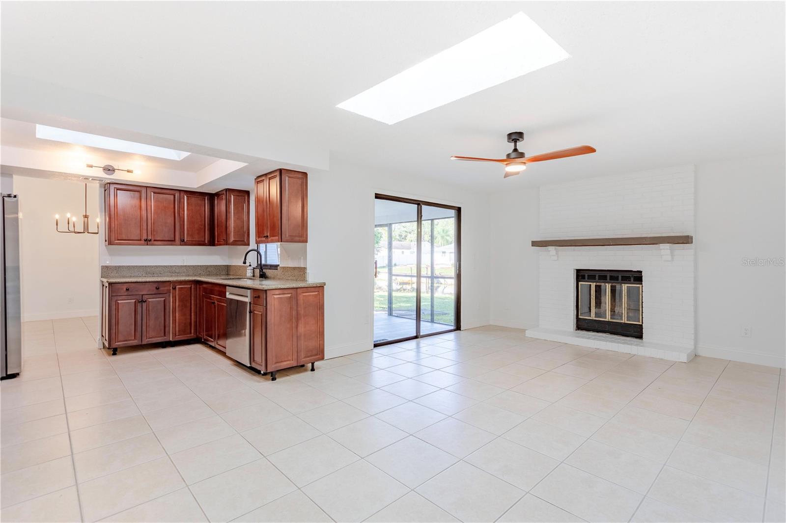 HARBOR EAST UNIT 1 - Residential Lease