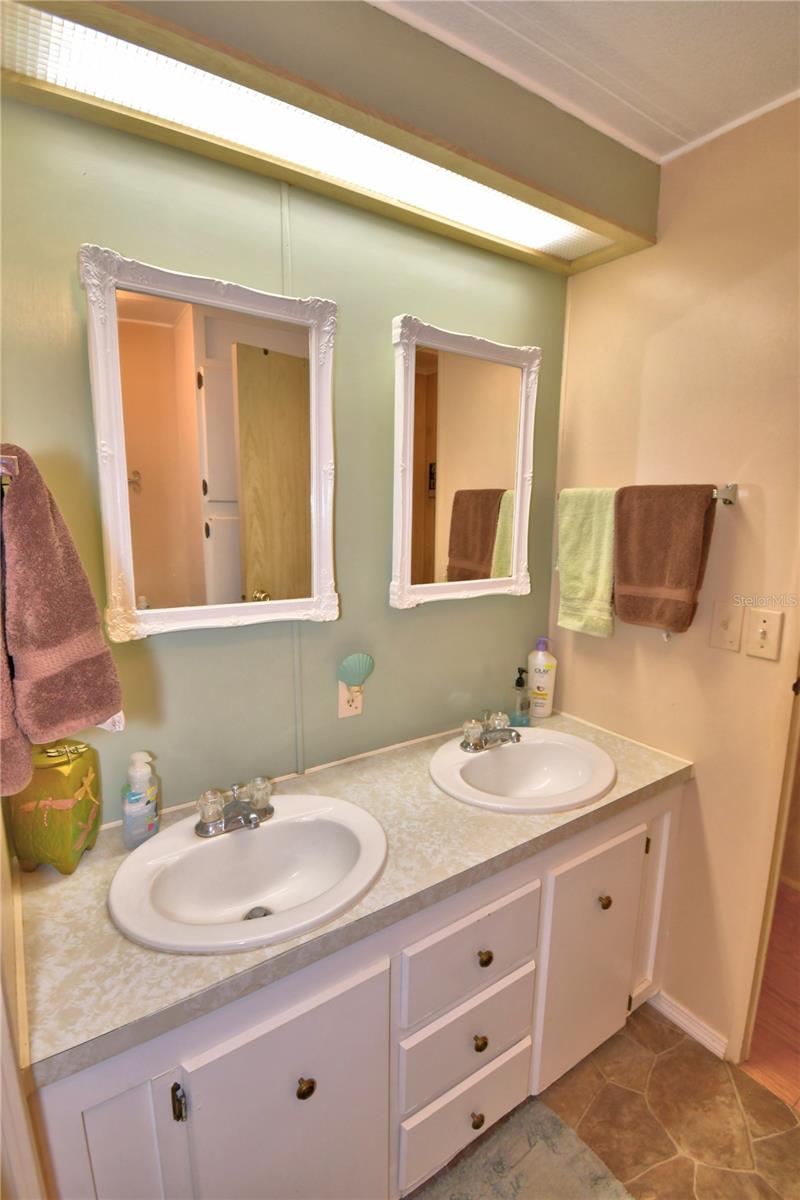 OAKWOOD ESTATES - Residential