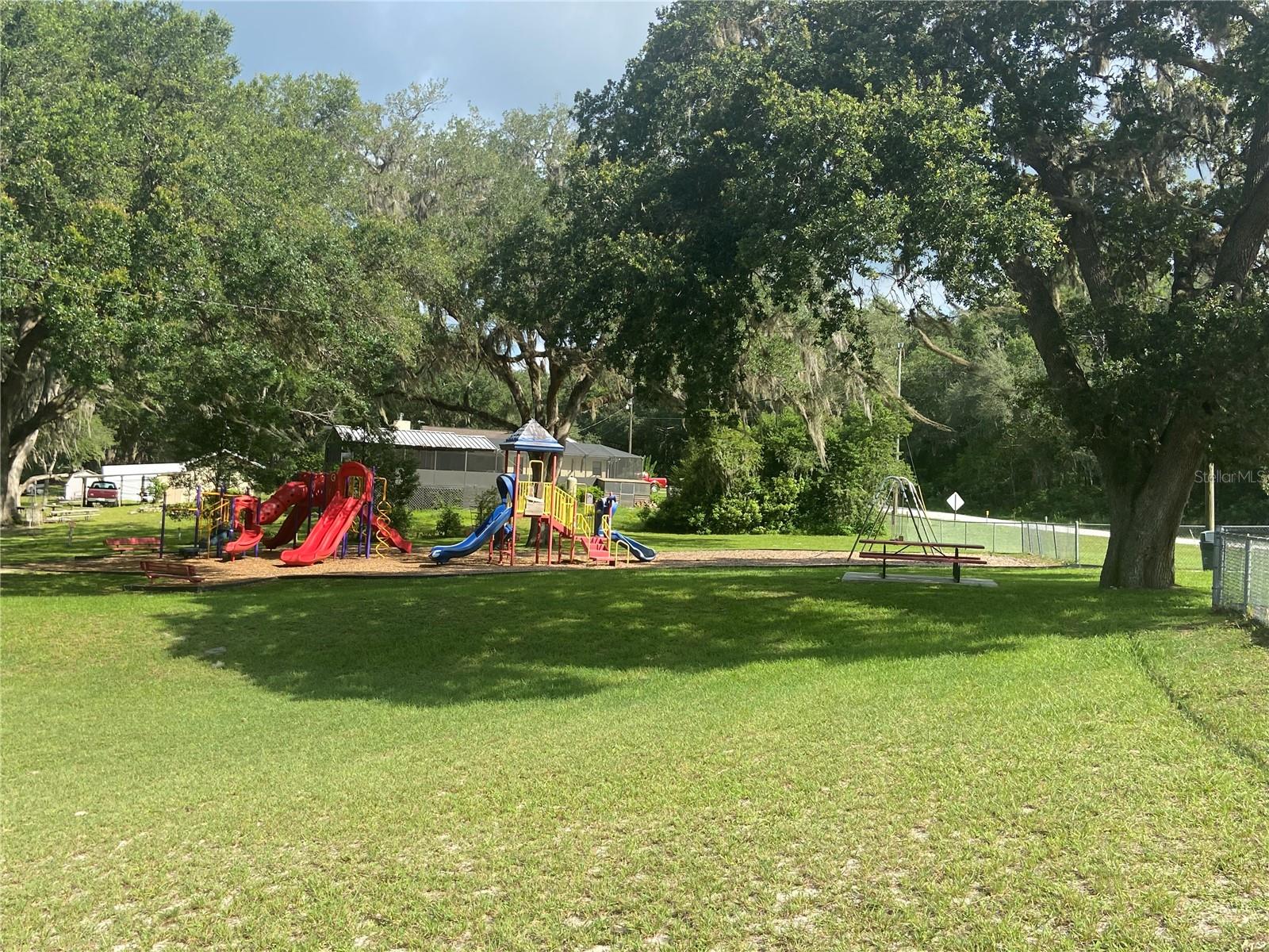 RAINBOW LAKES ESTATE - Land