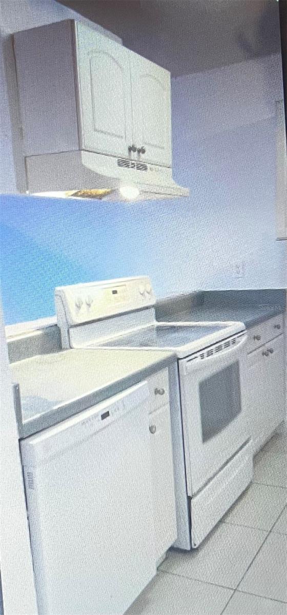 HARBOURSIDE SUNSETS CONDO - Residential