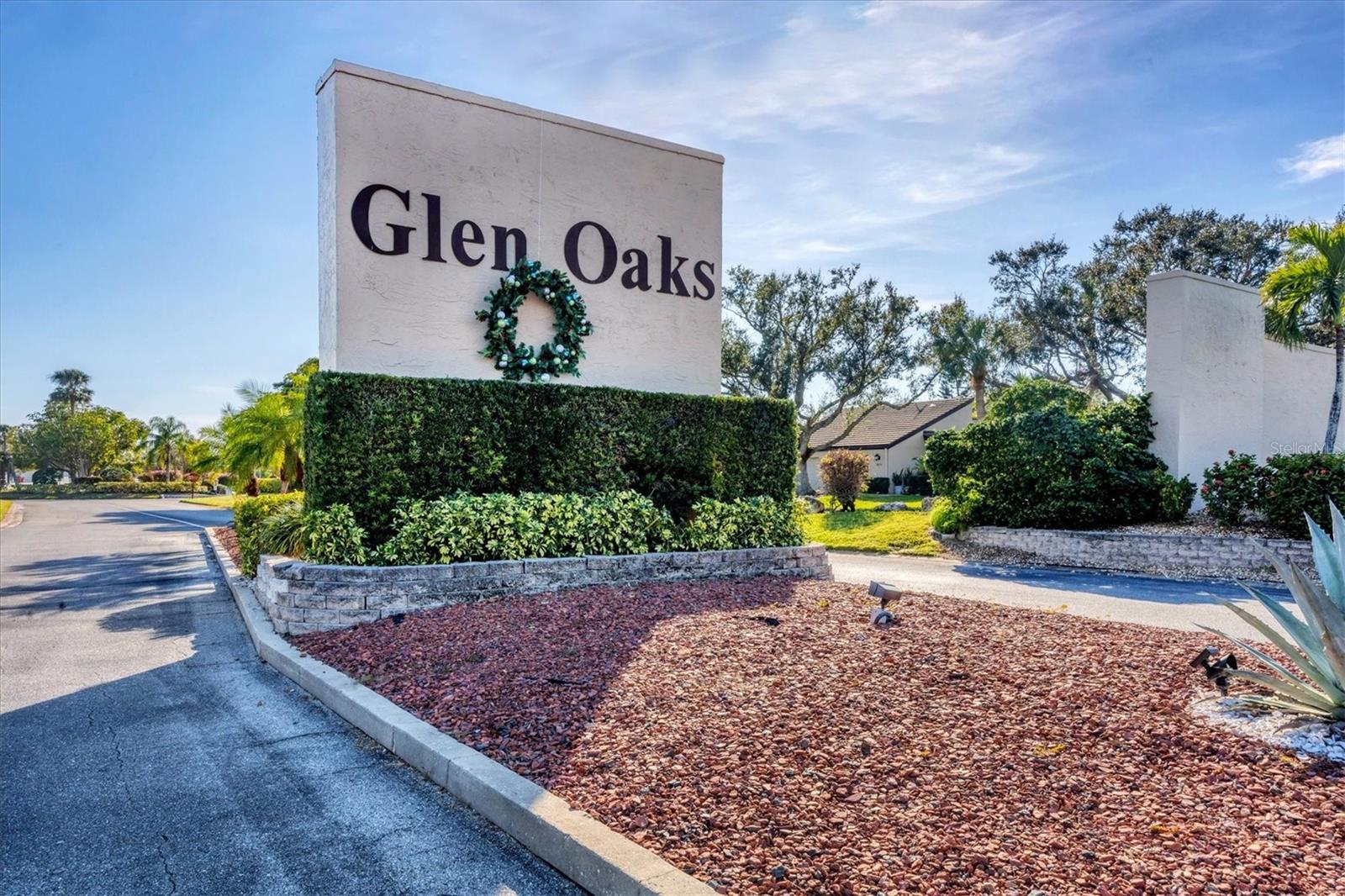 GLEN OAKS RIDGE VILLAS 1 - Residential