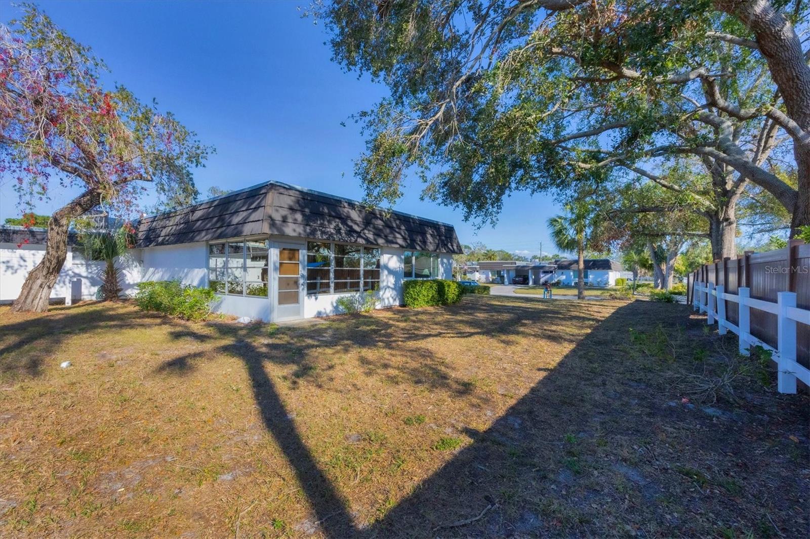GLEN OAKS RIDGE VILLAS 1 - Residential