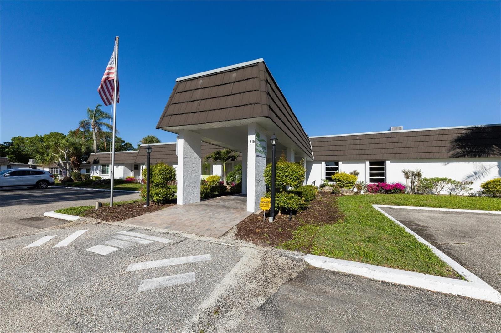 GLEN OAKS RIDGE VILLAS 1 - Residential