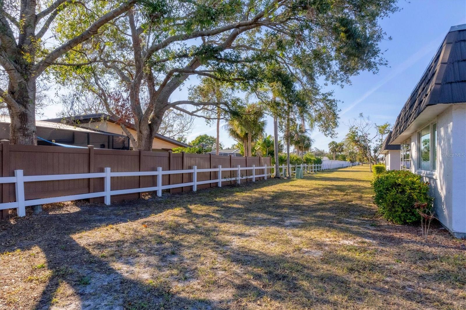 GLEN OAKS RIDGE VILLAS 1 - Residential