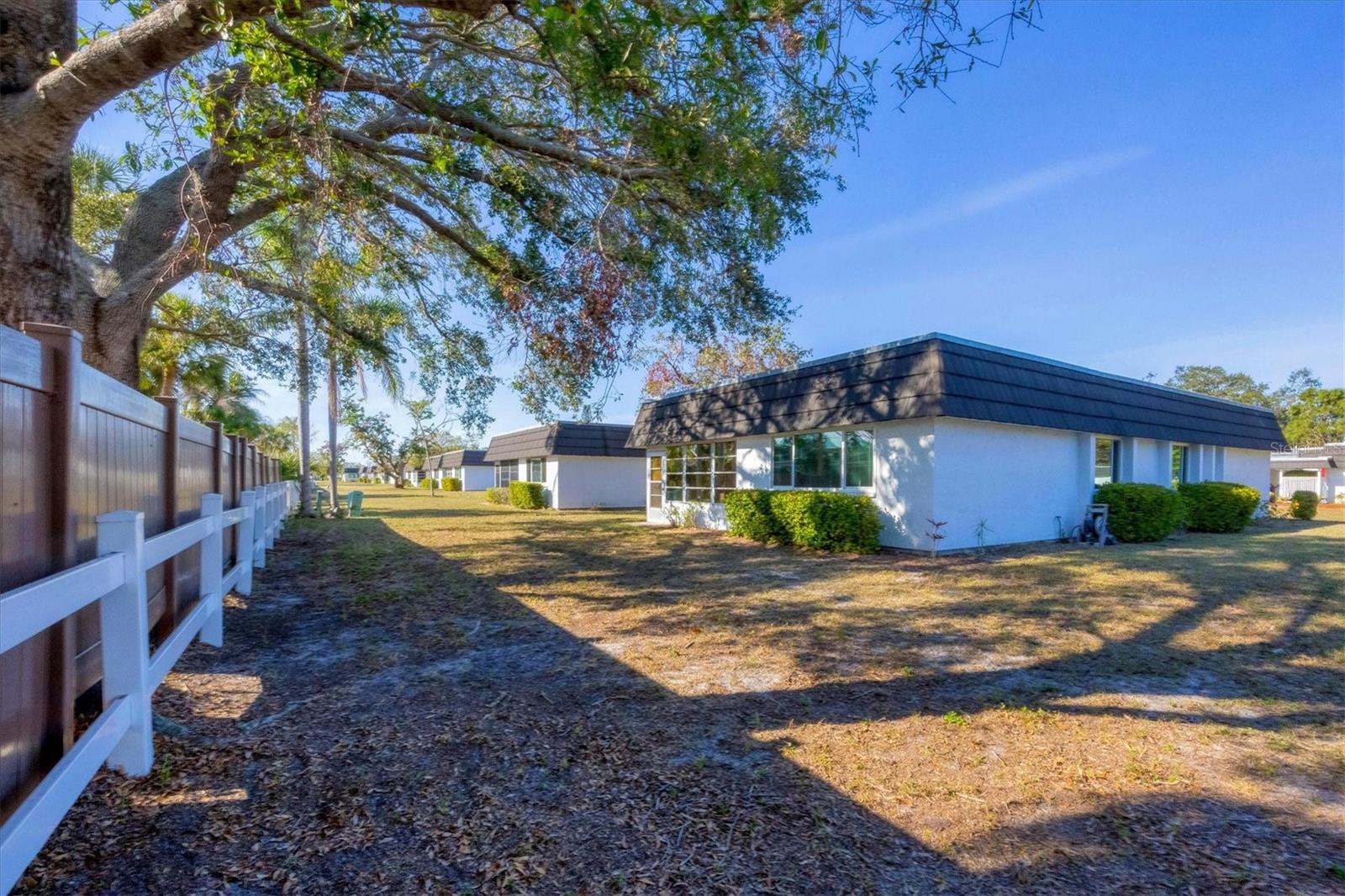GLEN OAKS RIDGE VILLAS 1 - Residential