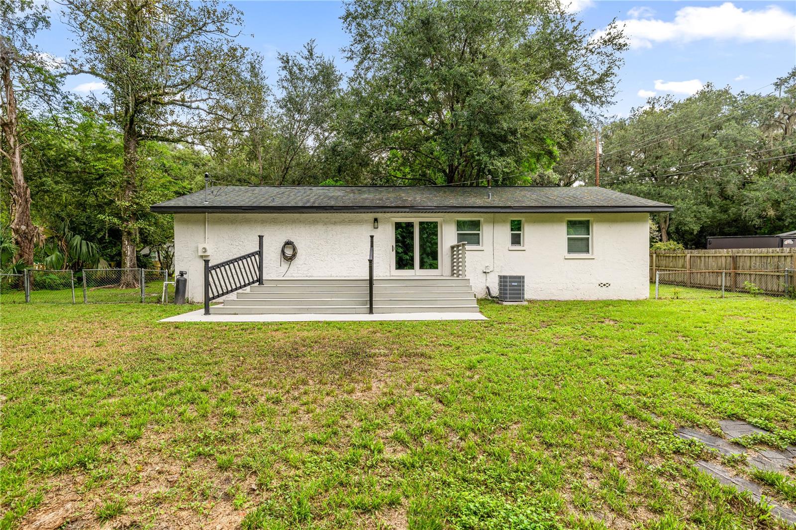 FLOYDS ADD 01 - Residential