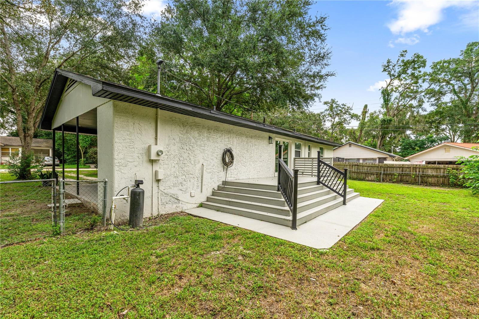 FLOYDS ADD 01 - Residential