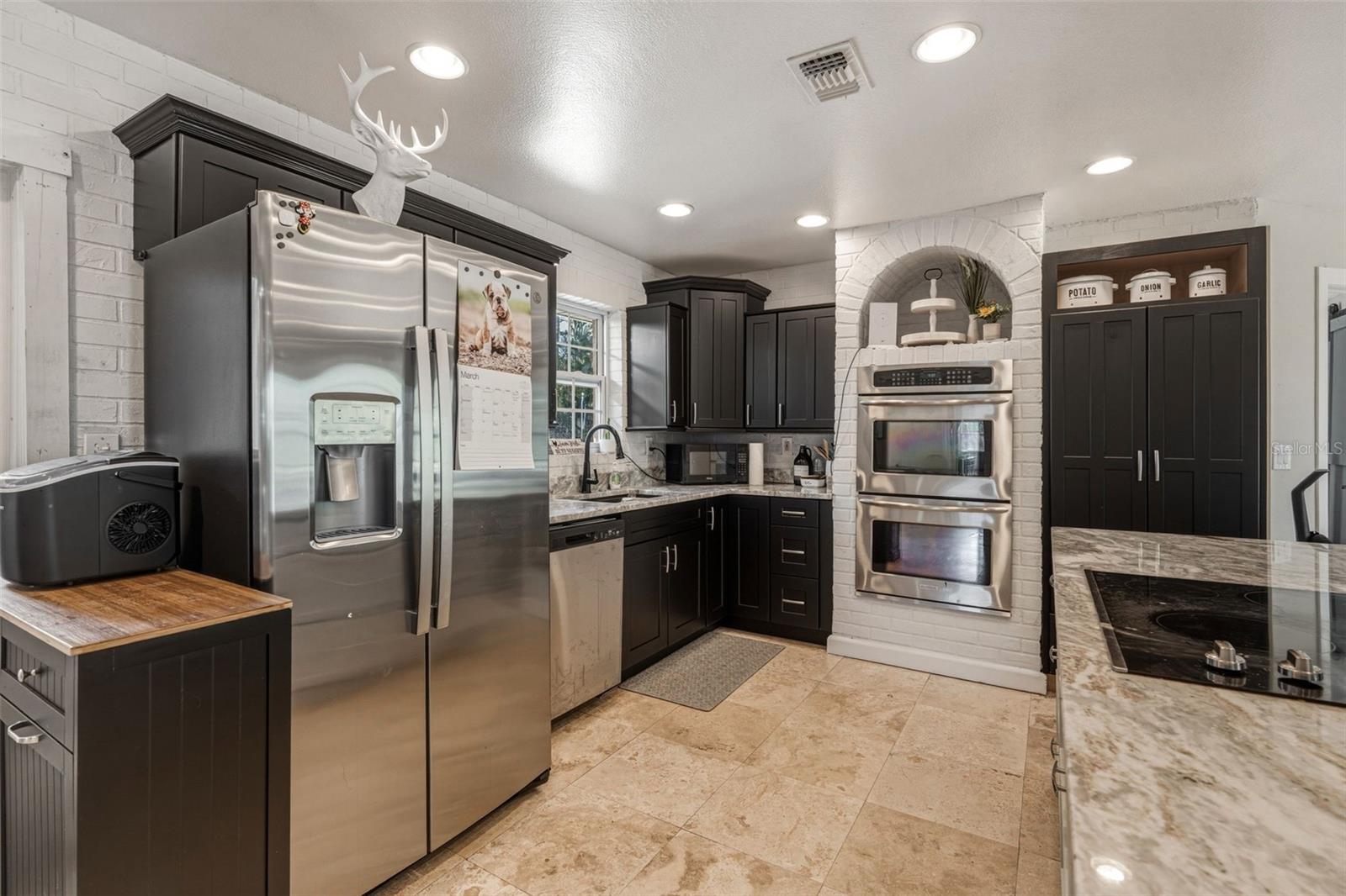 CHARLOTTE PARK - Residential