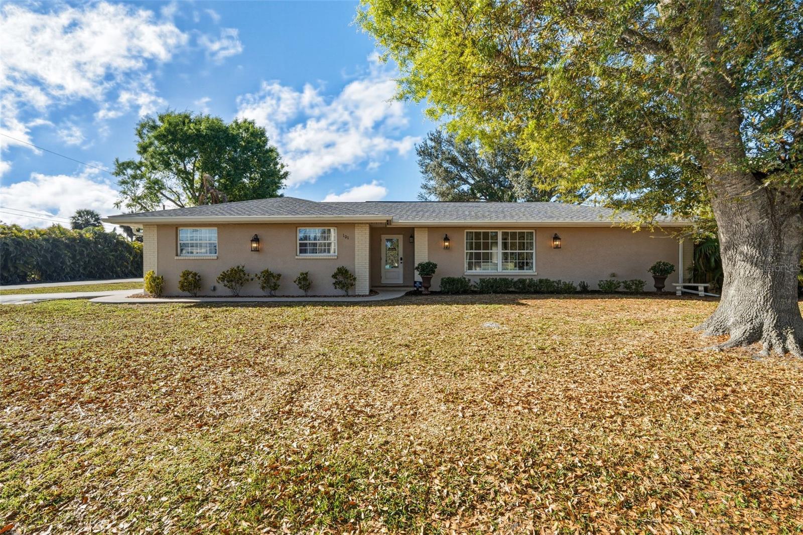 CHARLOTTE PARK - Residential