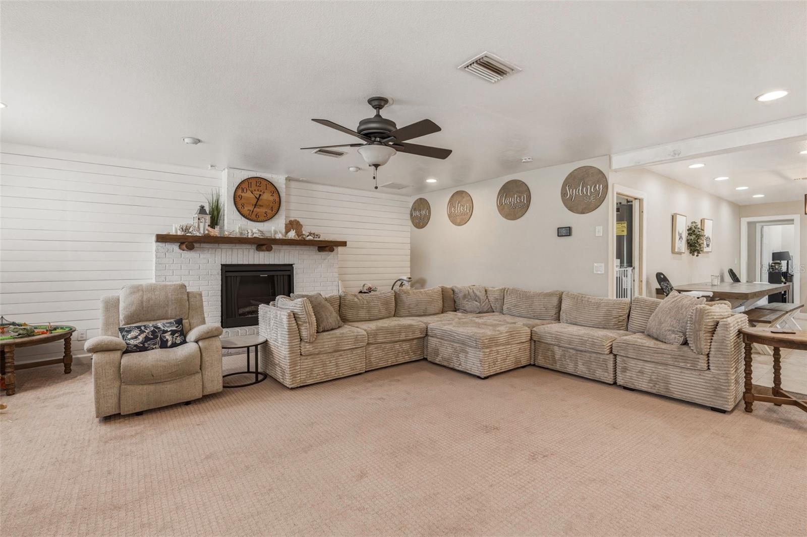 CHARLOTTE PARK - Residential