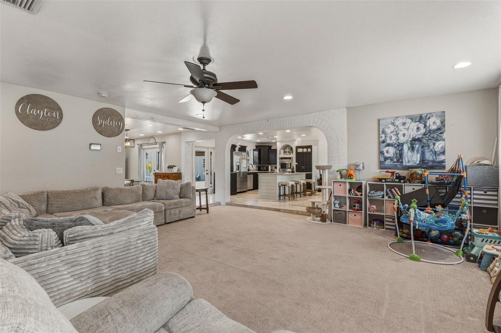 CHARLOTTE PARK - Residential