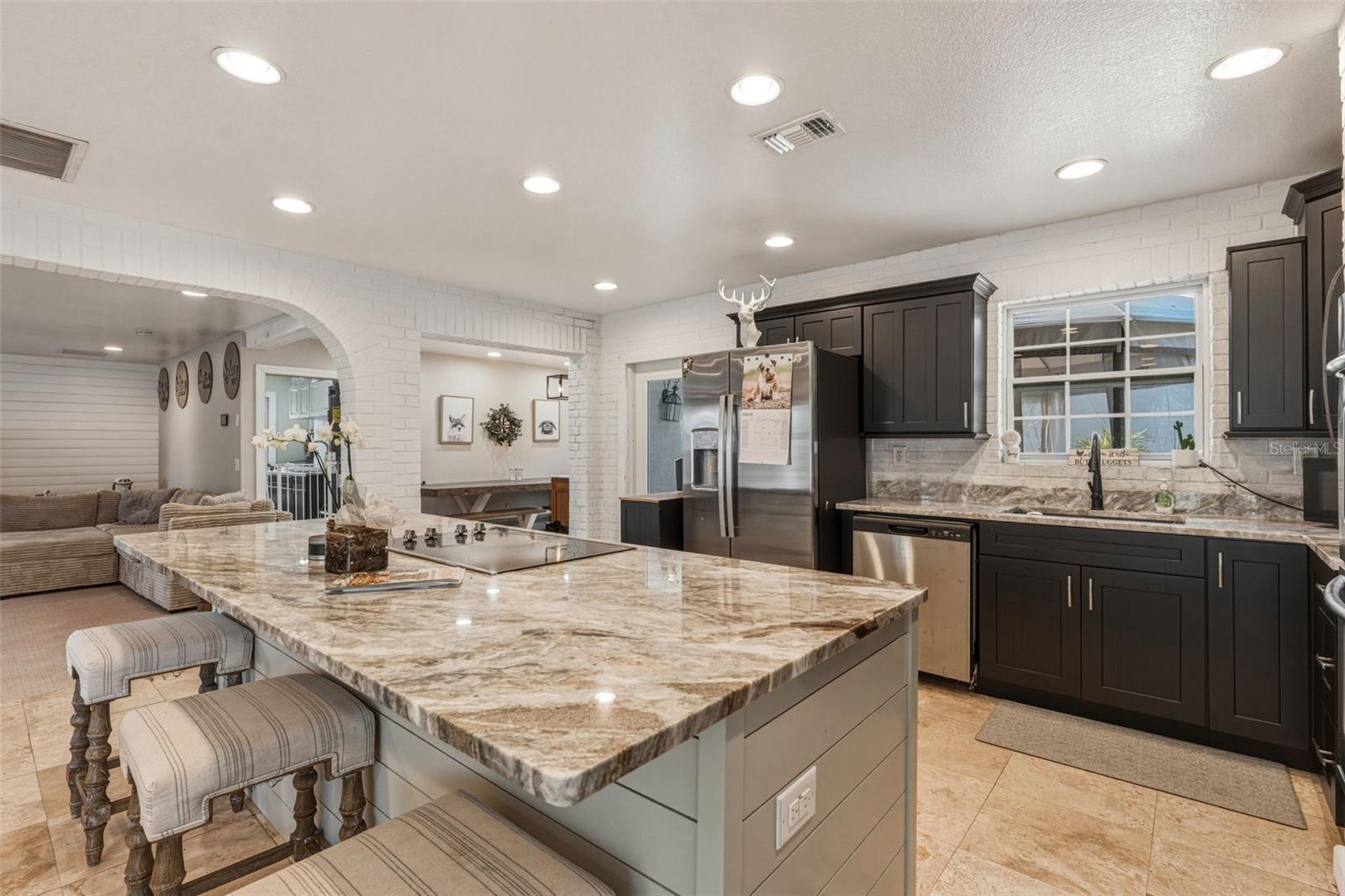 CHARLOTTE PARK - Residential