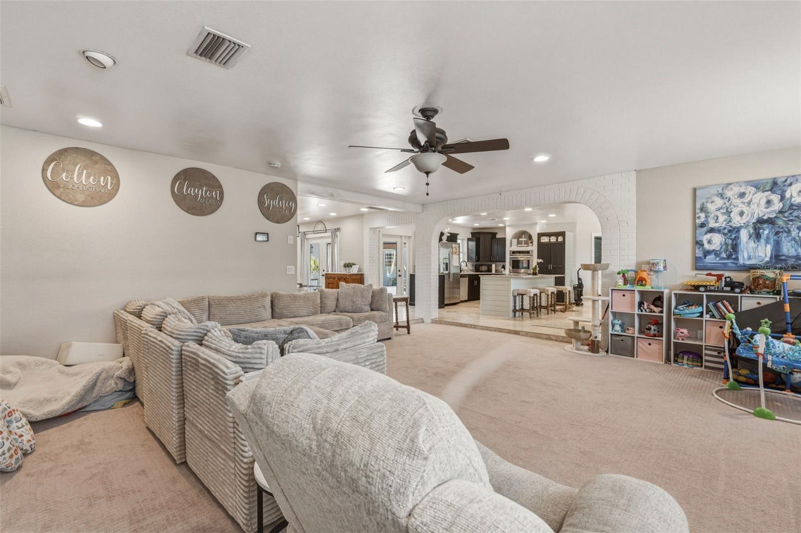 CHARLOTTE PARK - Residential