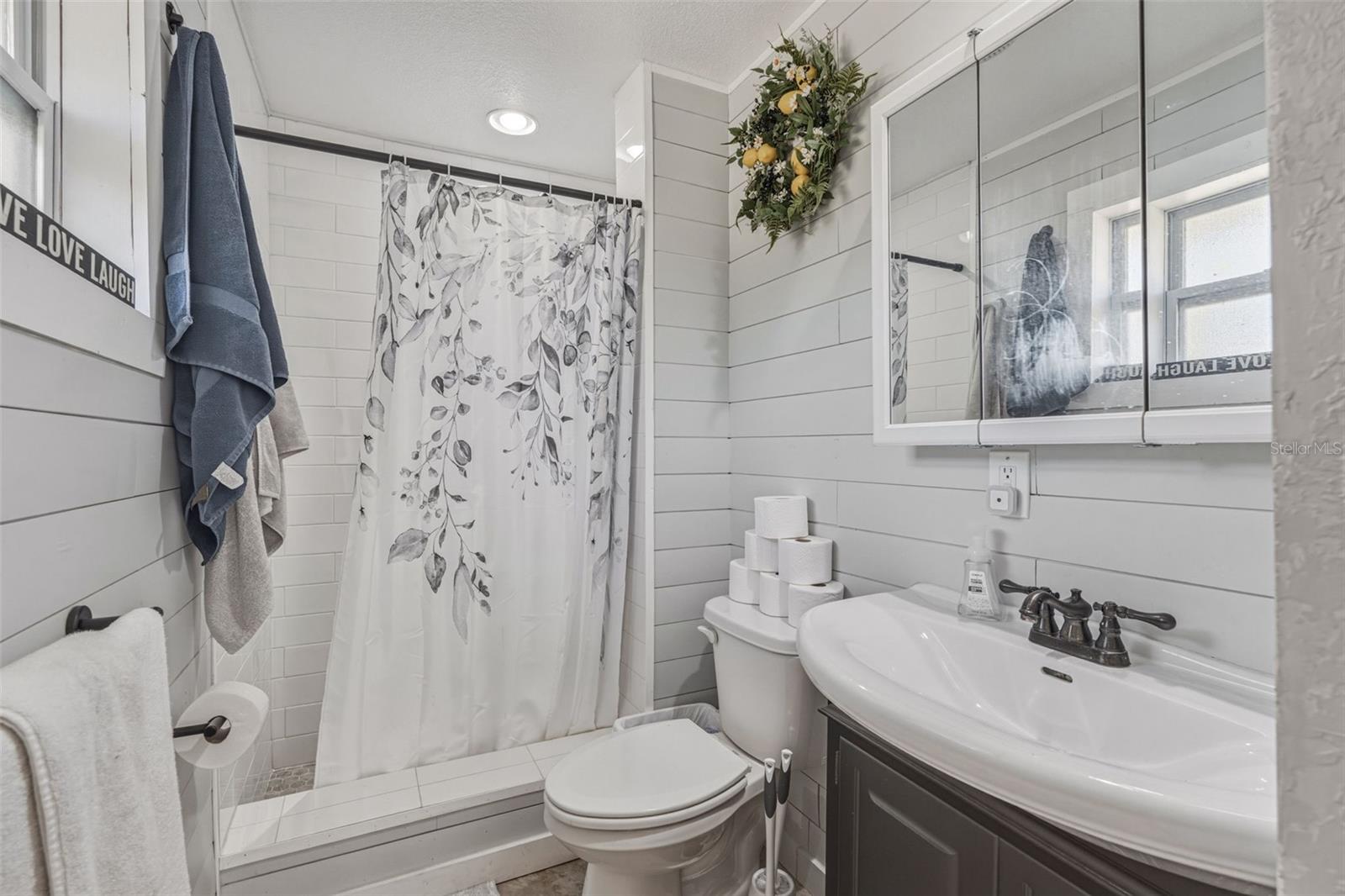 CHARLOTTE PARK - Residential