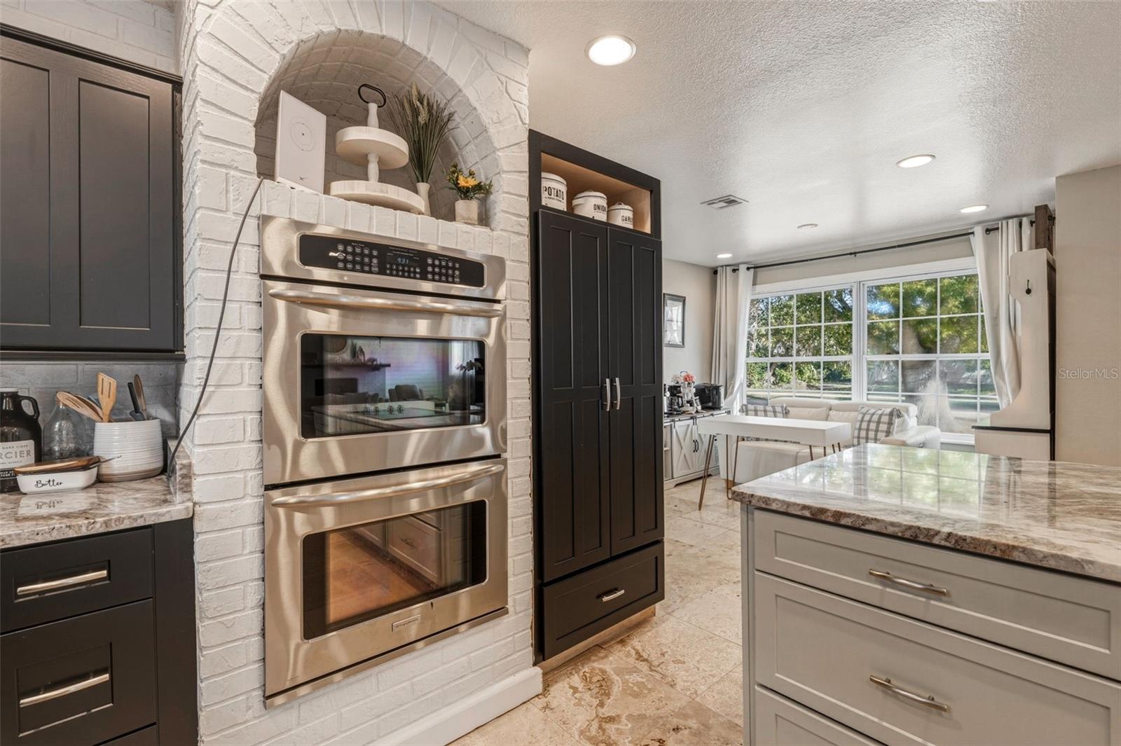 CHARLOTTE PARK - Residential