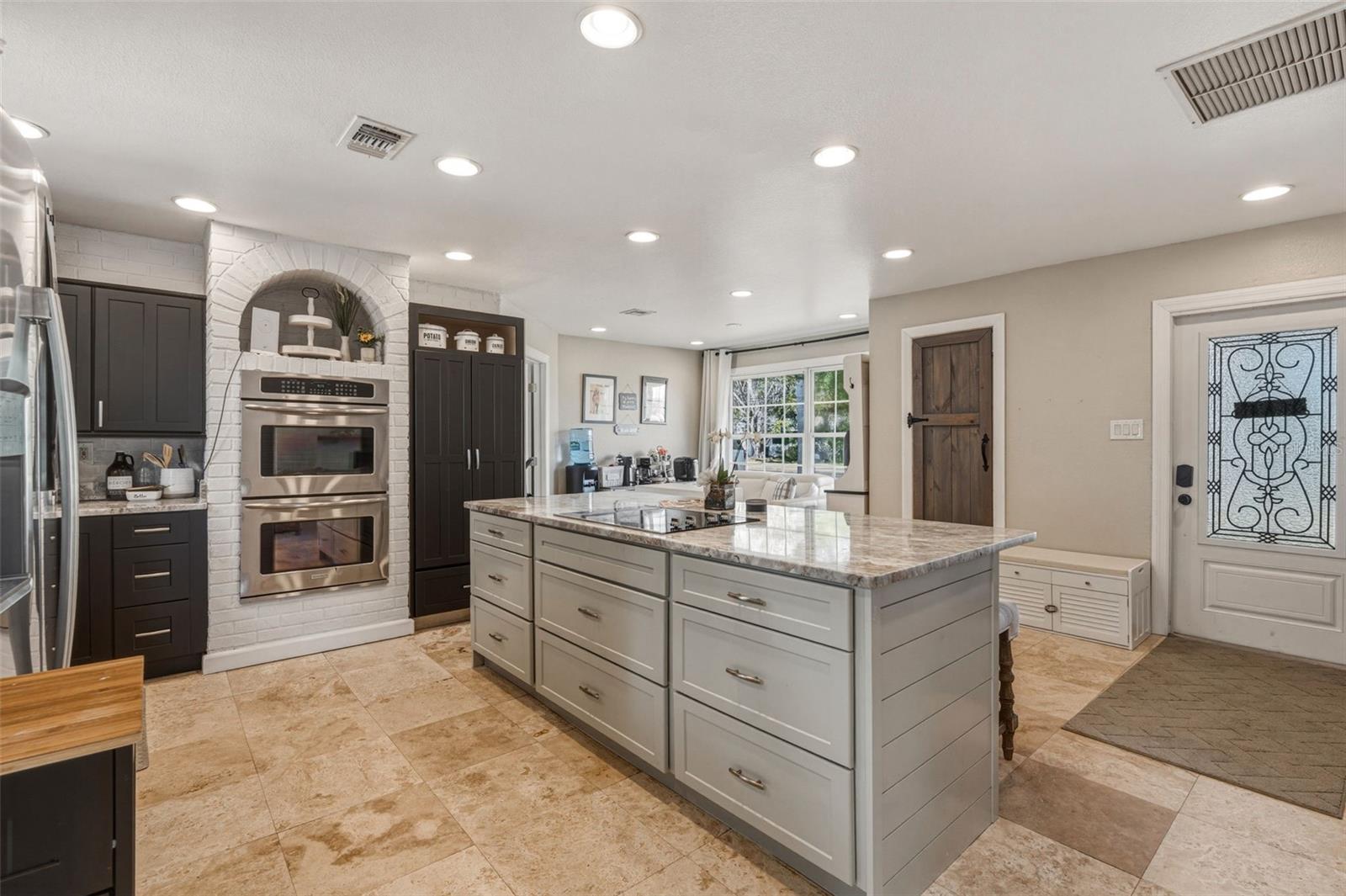 CHARLOTTE PARK - Residential