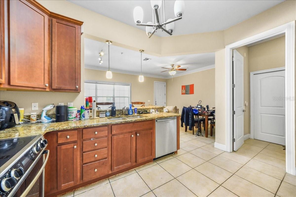 THE PALMS CONDO - Residential