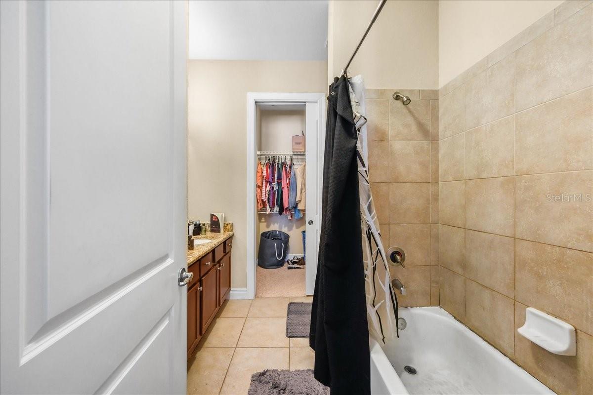 THE PALMS CONDO - Residential