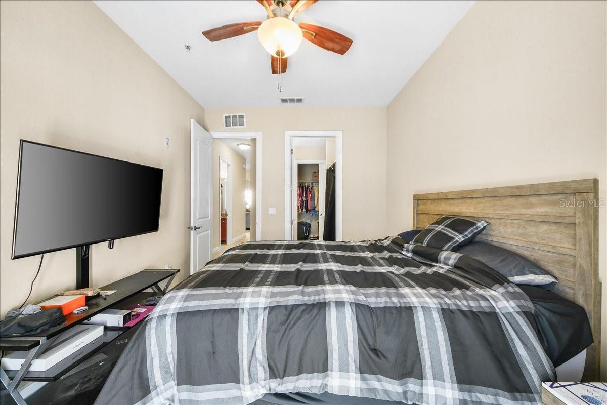 THE PALMS CONDO - Residential