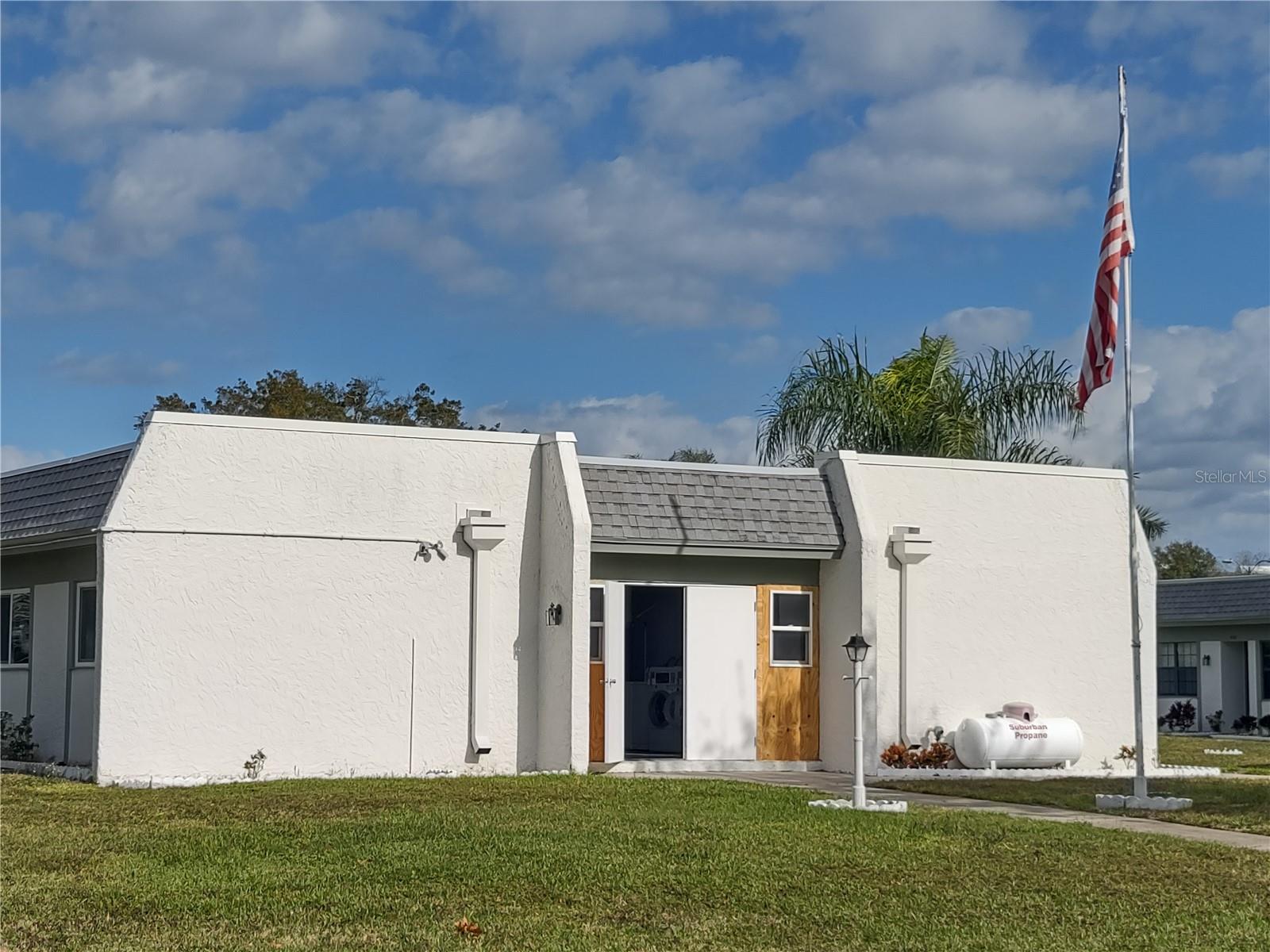 LAKES VILLAS CONDO I - Residential