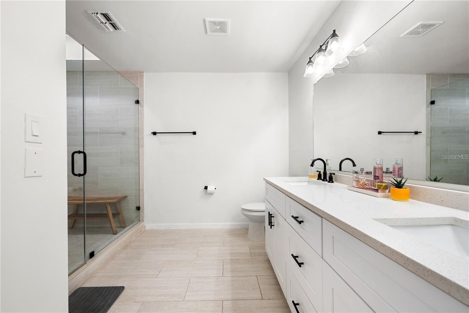 BAYWAY CONDO PH ONE - Residential